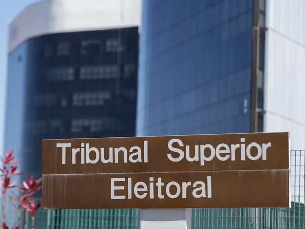 TSE manda retirar do ar publicações de Lula, Janja e deputados com críticas a Flávio Bolsonaro